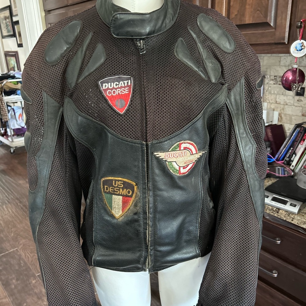 Ducati Fieldsheer Sz 48/58 Corse Black Motorcycle Jacket Protetive Plates GUC